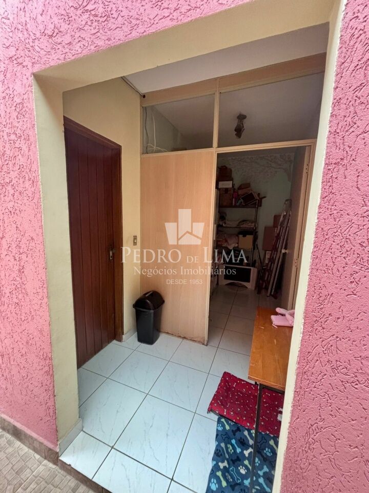 Casa térrea de 2 Dormitórios, Edícula e 3 vagas na Penha