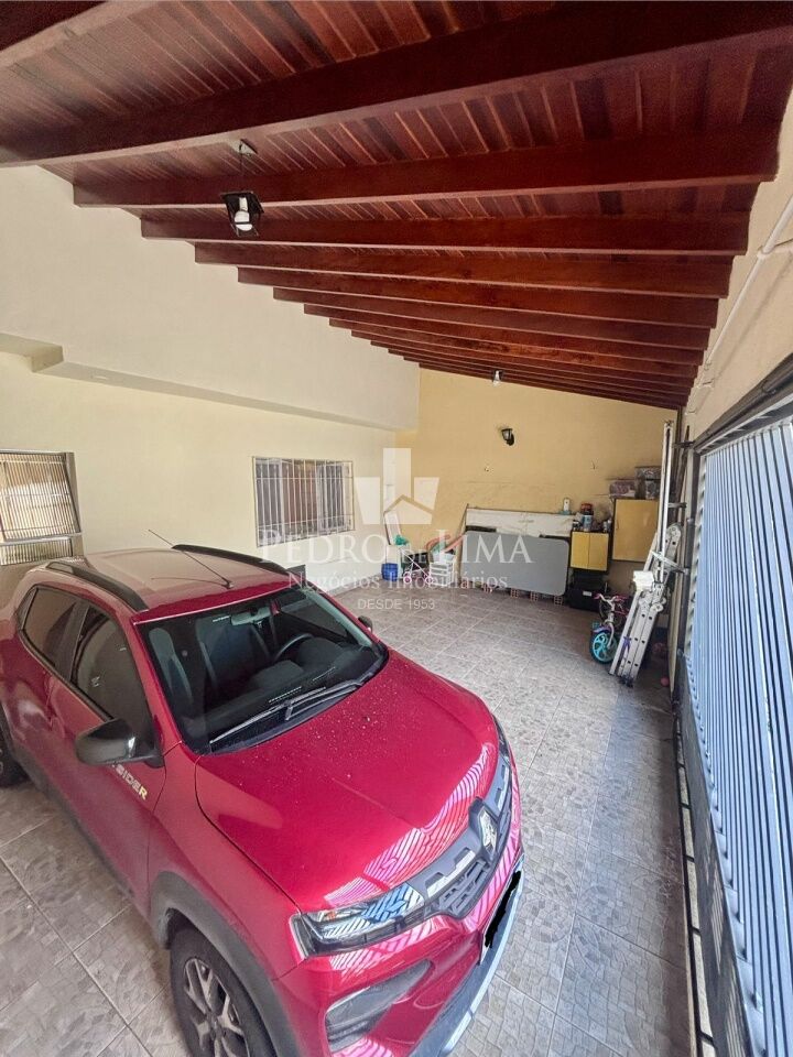 Casa térrea de 2 Dormitórios, Edícula e 3 vagas na Penha