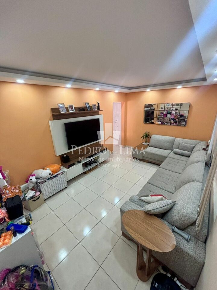 imagem do imovel Casa térrea de 2 Dormitórios, Edícula e 3 vagas na Penha ref: PE44870
