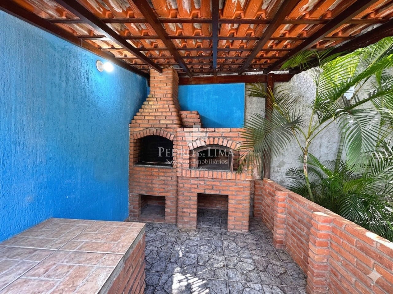 Casa térrea à venda, 3 quartos, 6 vagas, quintal, escritório e 180 m² no Cangaíba 