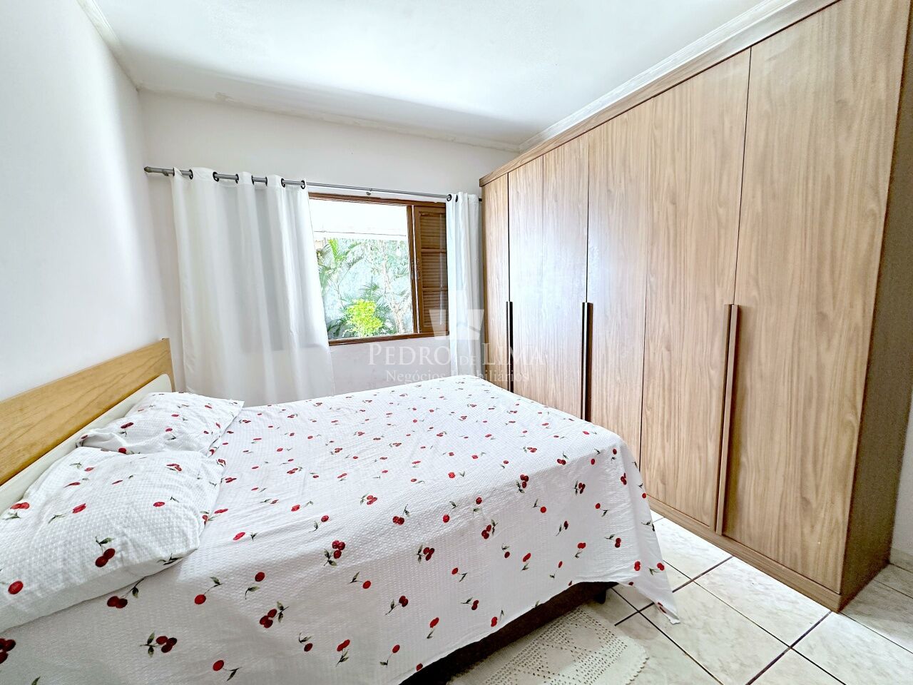 Casa térrea à venda, 3 quartos, 6 vagas, quintal, escritório e 180 m² no Cangaíba 