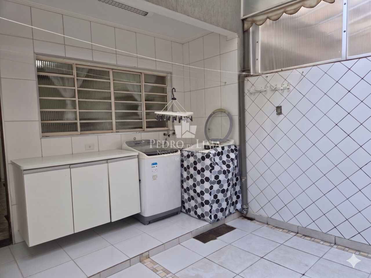 Sobrado de 3 dormitórios, 1 suíte, 3 vagas e 143 m², no Jardim Brasília - Cidade Lider