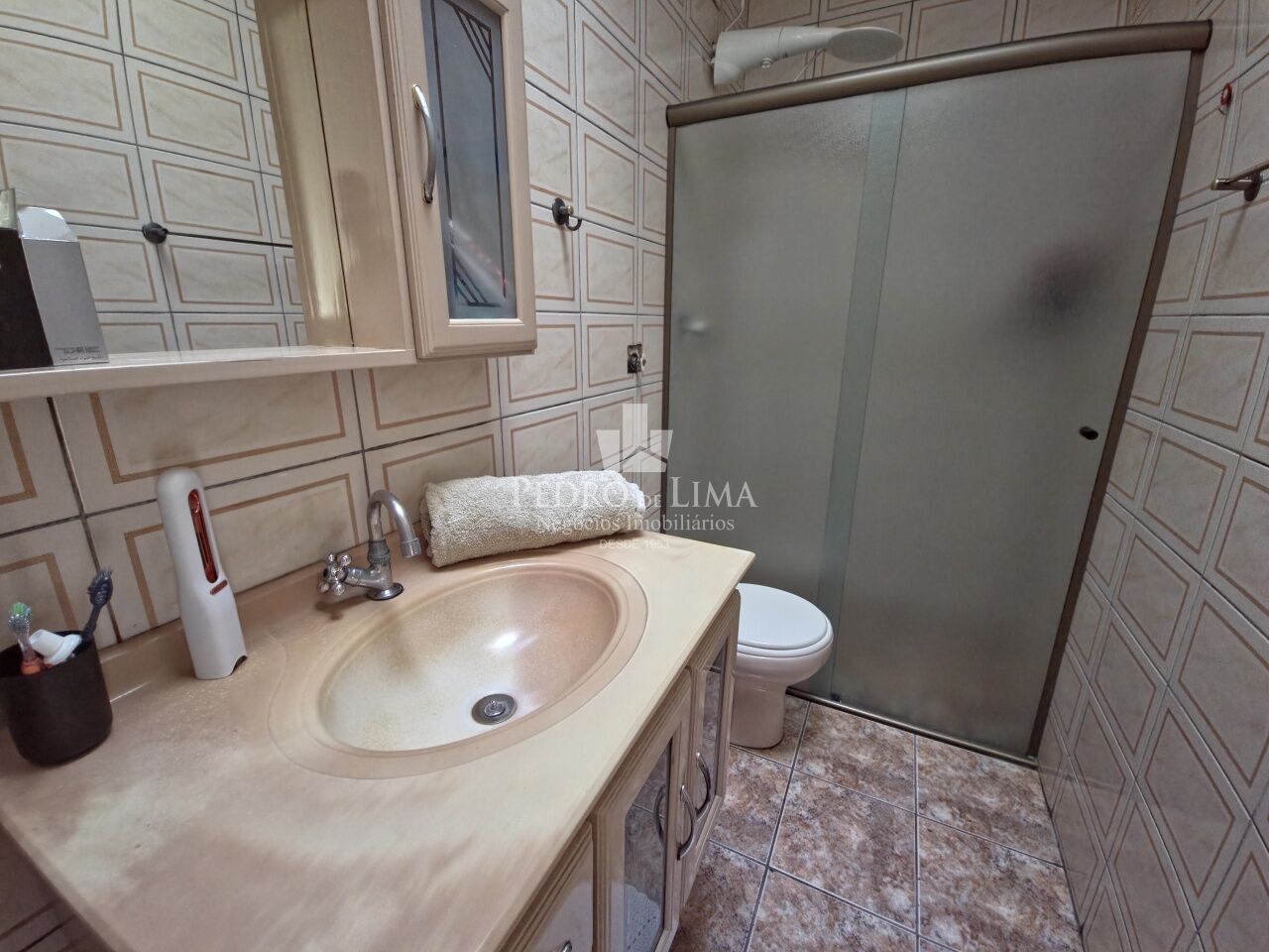 Sobrado de 3 dormitórios, 1 suíte, 3 vagas e 143 m², no Jardim Brasília - Cidade Lider