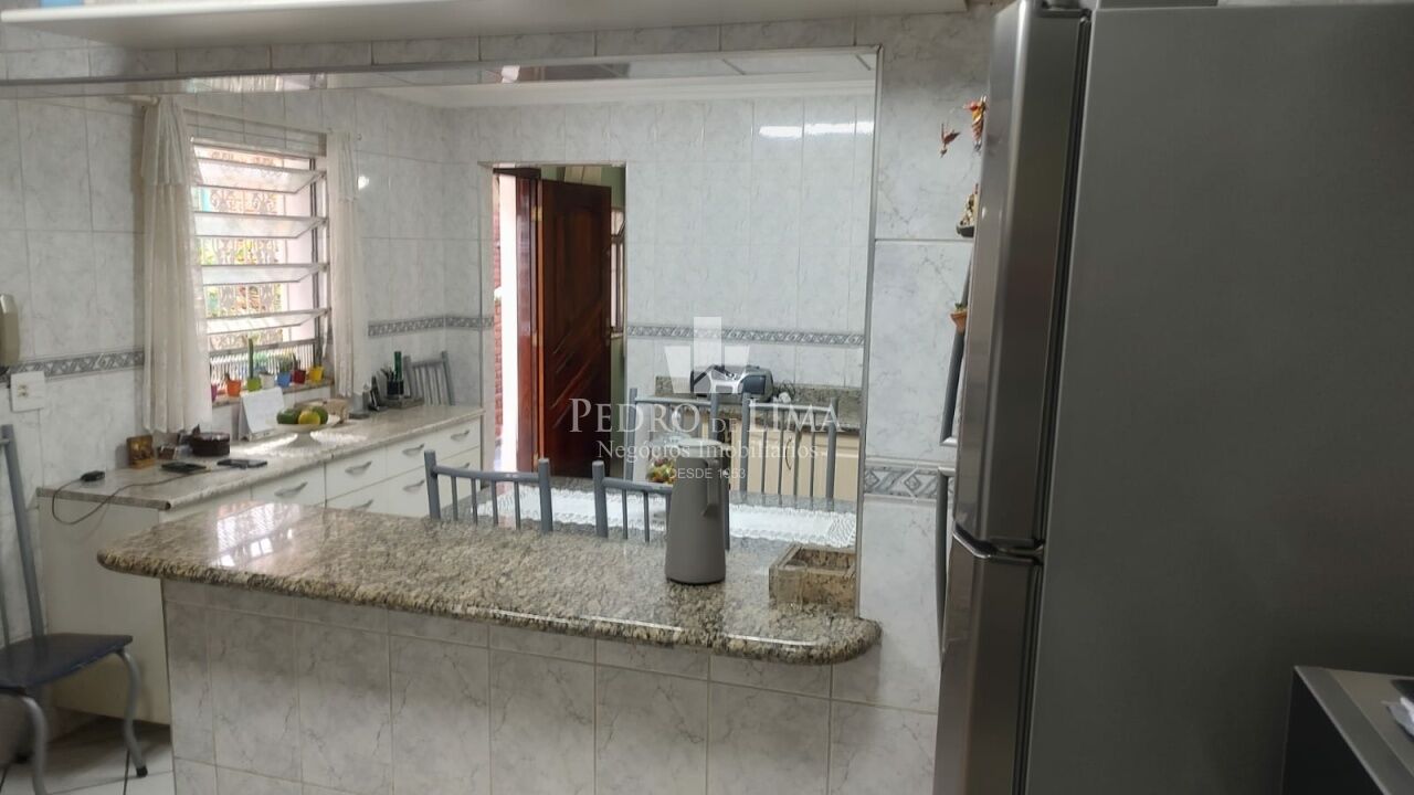 Casa Assobradada 99m² de área construida 2 dormitorios e 2 vagas muito bem conservada na Penha