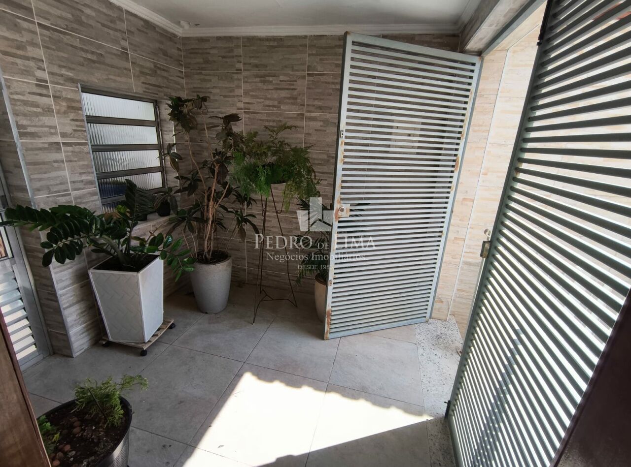 Casa Térrea 2 Quartos, 2 vagas e Edícula na Penha