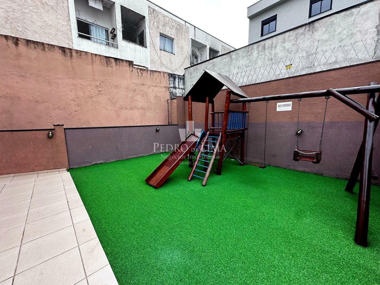 Apartamento, 2 dormitórios, 10 minutos a pé do metrô - Bairro Vila Esperança - Penha
