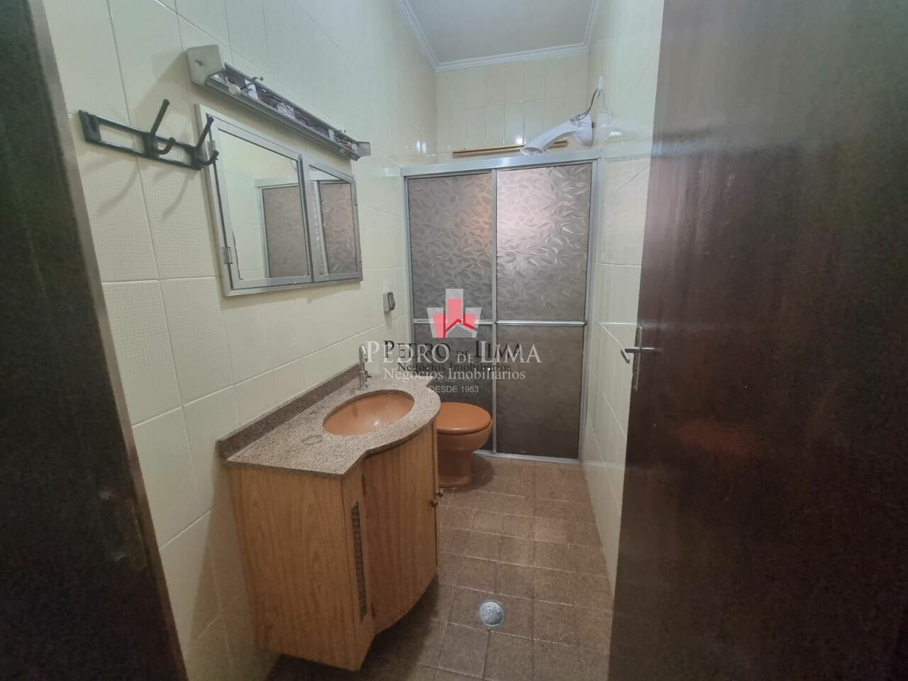 Sobrado frontal na região nobre da Penha 