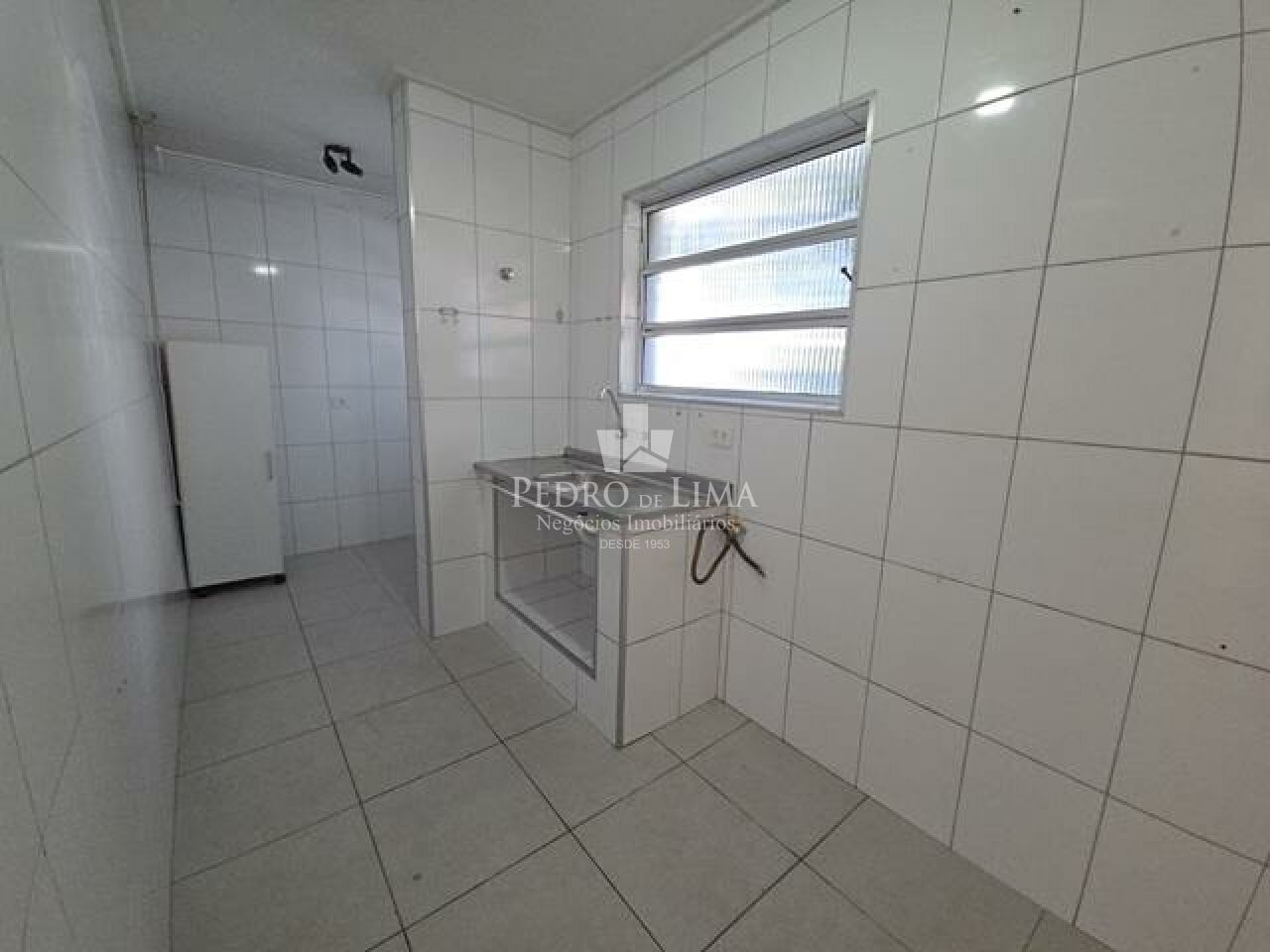 imagem do imovel Apartamento com 2 dormitórios, 1 banheiro, sala ampla, 52 m² e  garagem coberta, na Penha. ref: PE44894