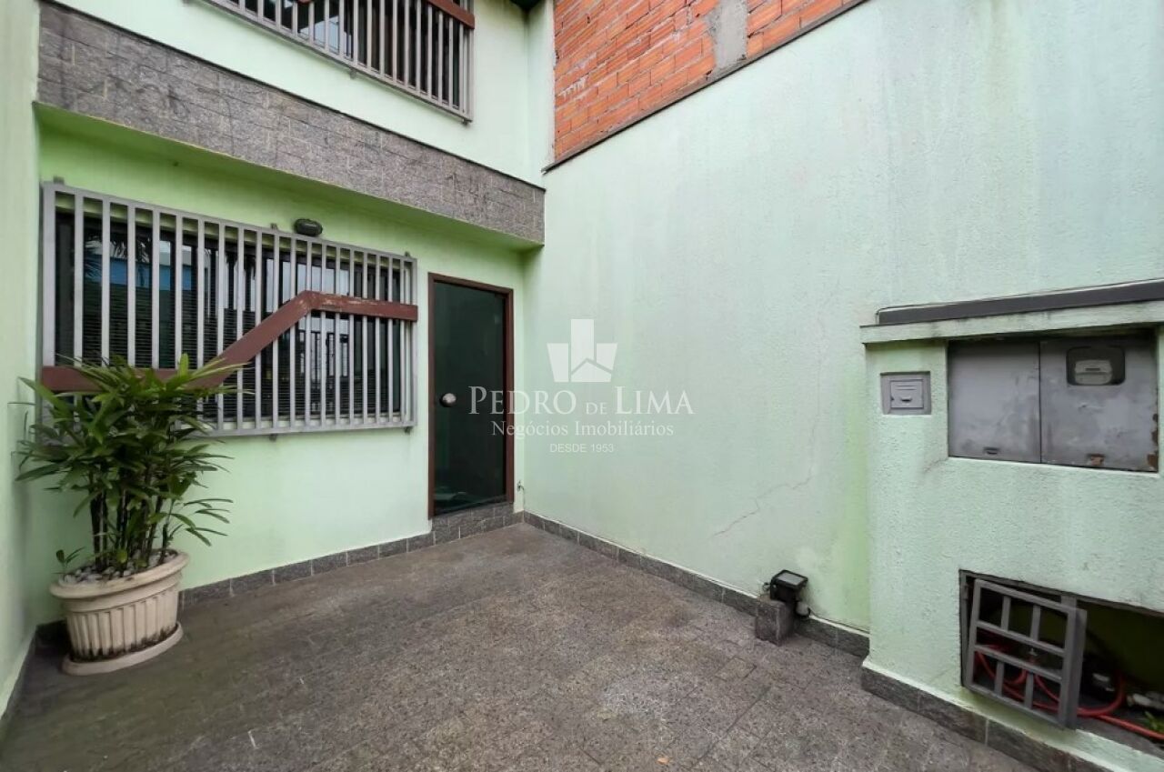 Sobrado frontal à venda, 3 dormitórios, 2 salas, 1 vaga e 112 m²  na Penha