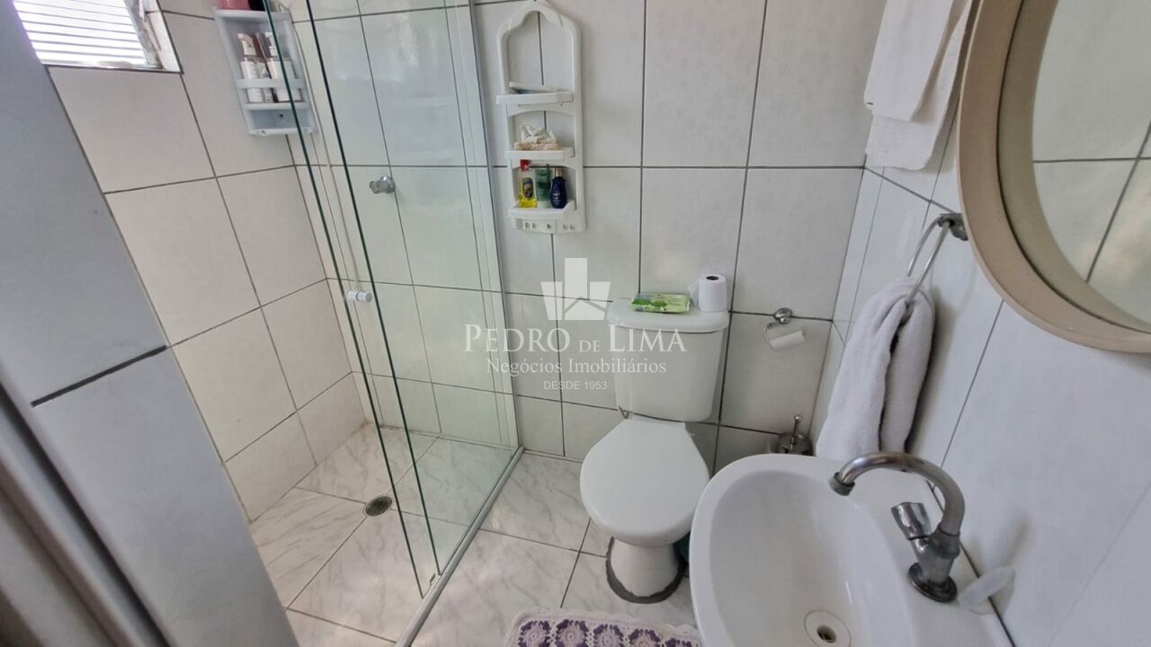 Sobrado Frontal em Vila com 3 Dormitórios sem vaga na Penha