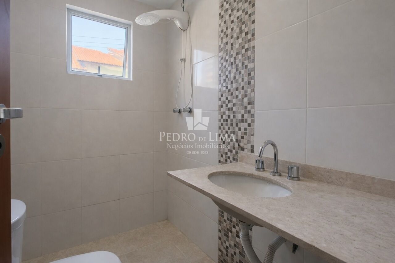 Sobrado (residencial ou comercial) 3 quartos, 1 suite e 3 vagas, com 145 m² na Penha 