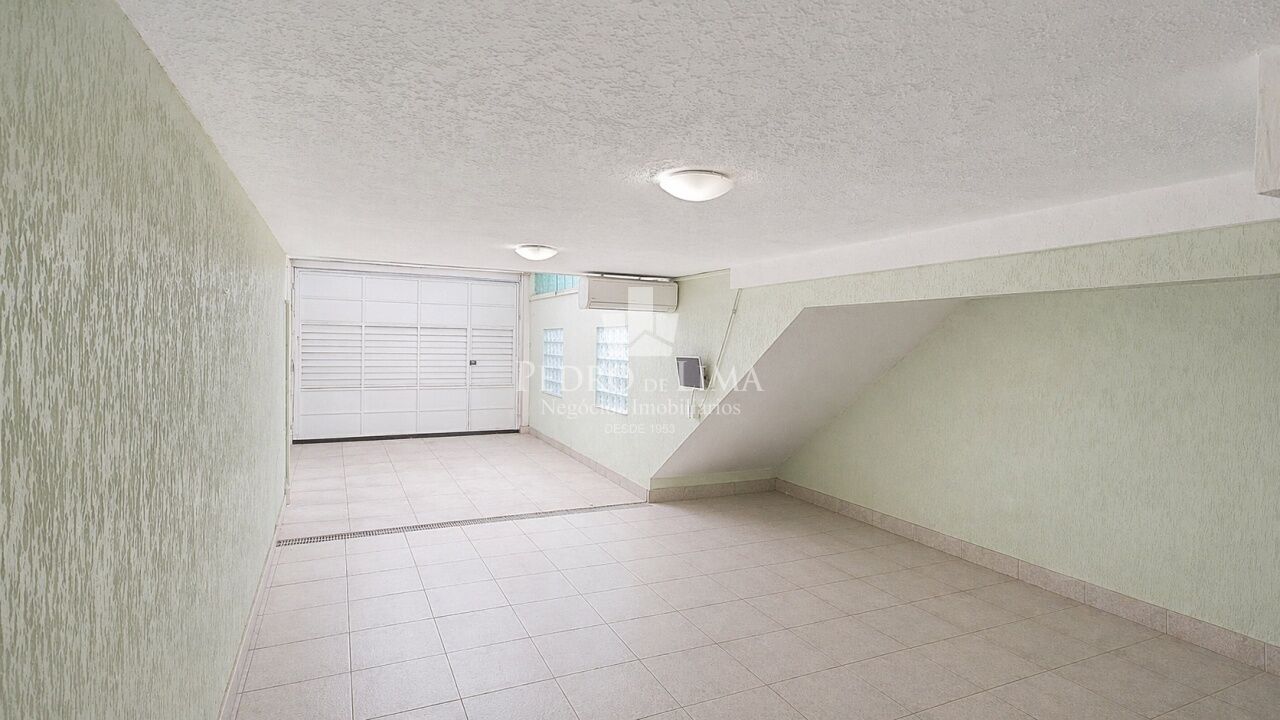 Sobrado (residencial ou comercial) 3 quartos, 1 suite e 3 vagas, com 145 m² na Penha 