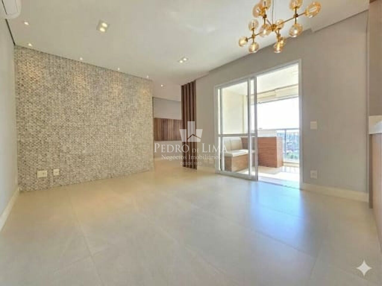 imagem do imovel Apartamento em Condomínio Clube, 3 dormitórios sendo1 suíte, sala com sacada. ref: PE44919