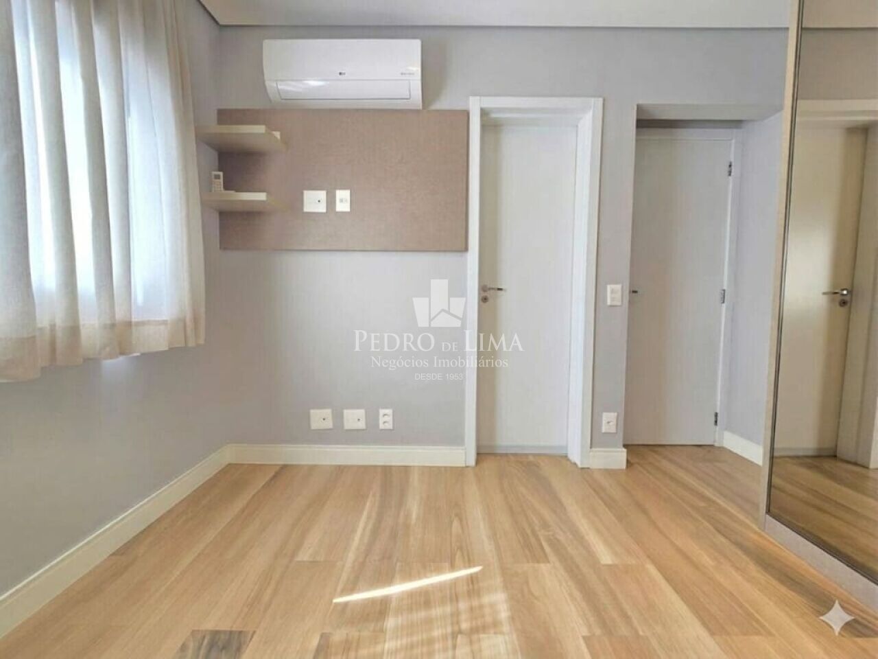 imagem do imovel Apartamento em Condomínio Clube, 3 dormitórios sendo1 suíte, sala com sacada. ref: PE44919