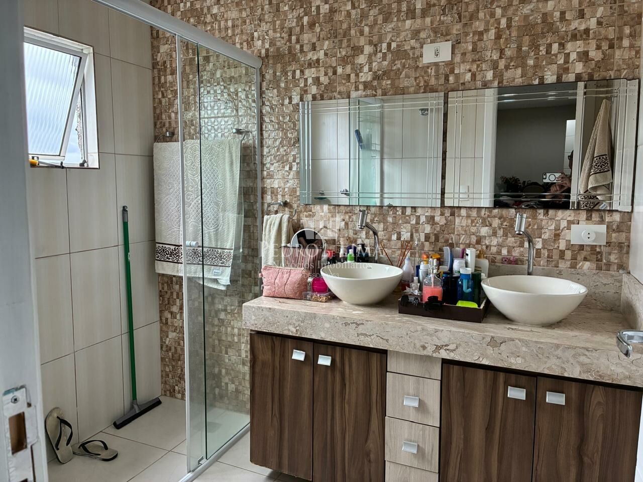 Terreno com duas casas no quintal na Ponte Rasa