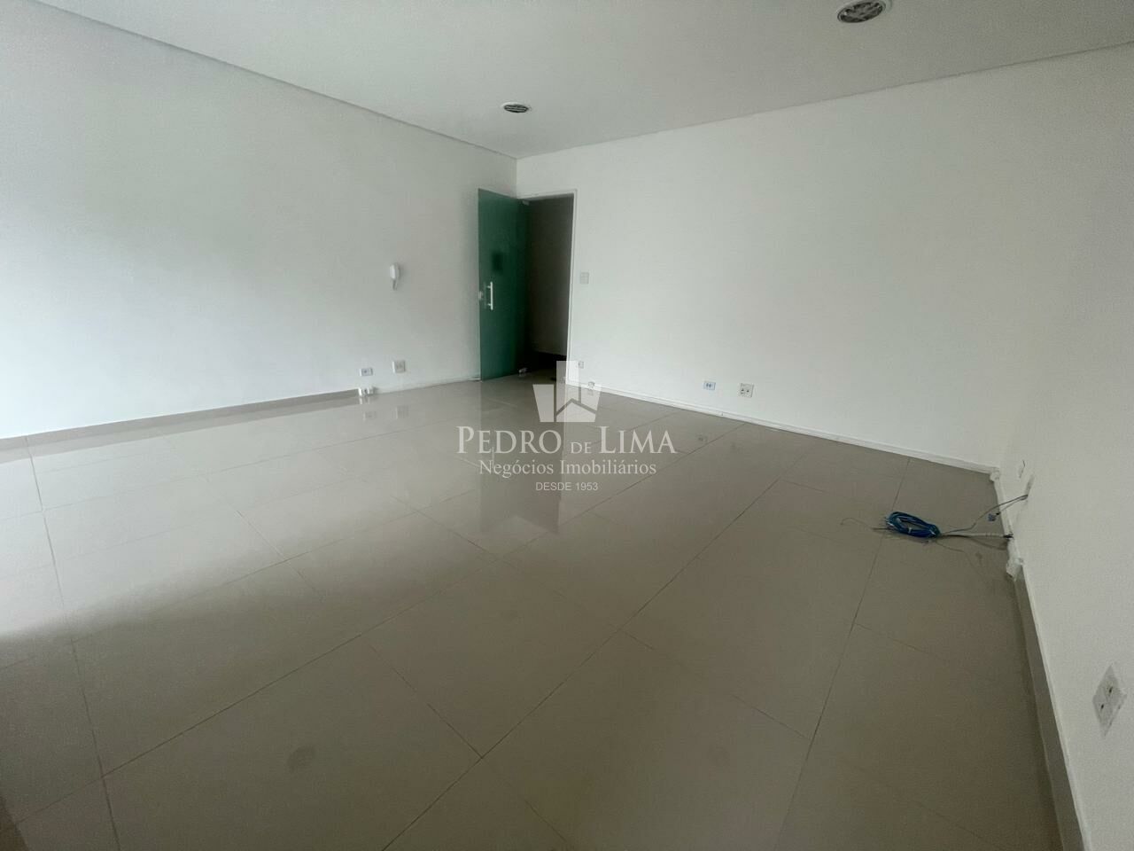 imagem do imovel Sala Comercial para Locação 50m²  Rua Maria Carlota  Excelente Localização na Penha ref: PE44923