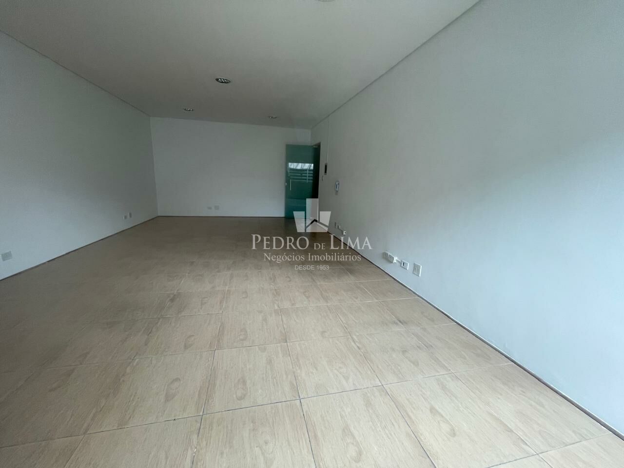 imagem do imovel Sala Comercial para Locação 50m²  Rua Maria Carlota  Excelente Localização na Penha ref: PE44923