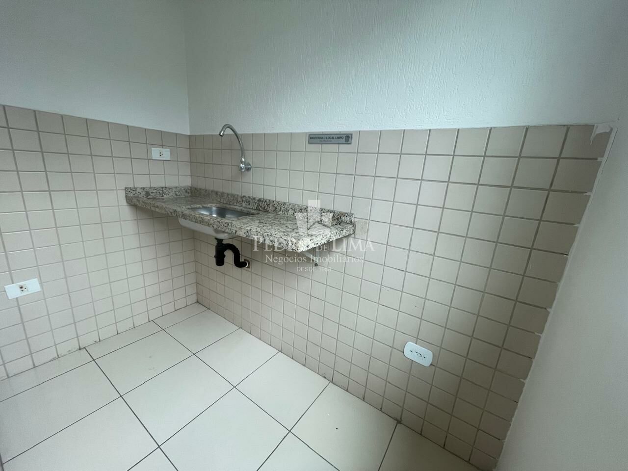 Sala Comercial para Locação 50m² Rua Maria Carlota Excelente Localização na Penha