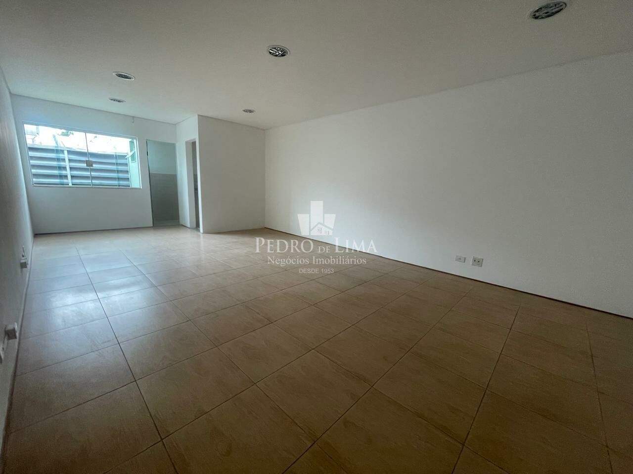 imagem do imovel Sala Comercial para Locação 50m²  Rua Maria Carlota  Excelente Localização na Penha ref: PE44923