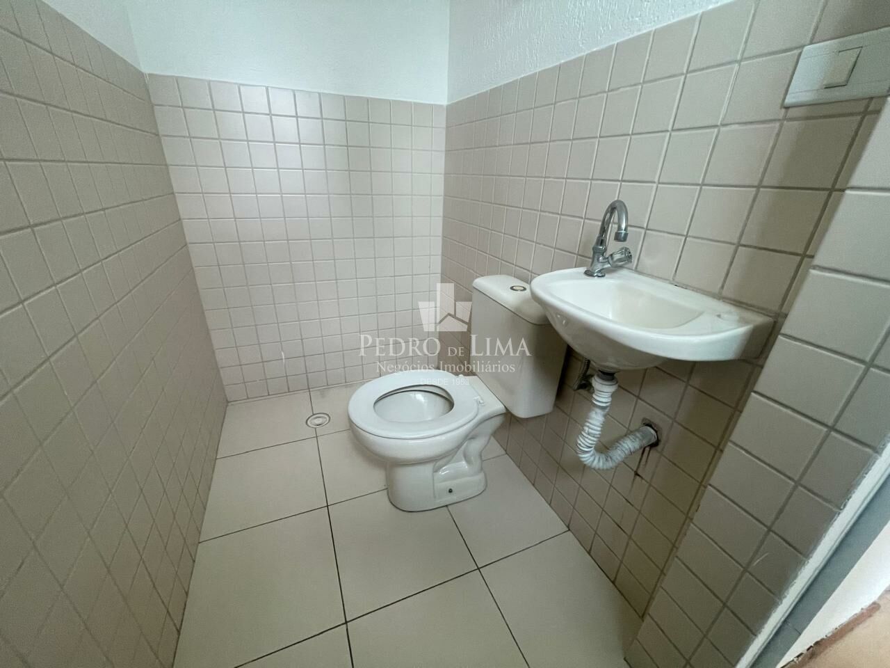Sala Comercial para Locação 50m² Rua Maria Carlota Excelente Localização na Penha