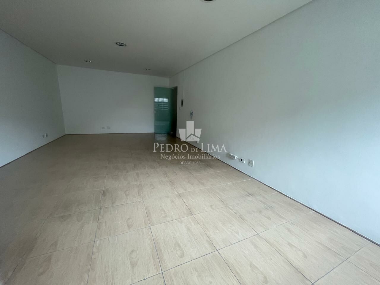 Sala Comercial para Locação 50m² Rua Maria Carlota Excelente Localização na Penha
