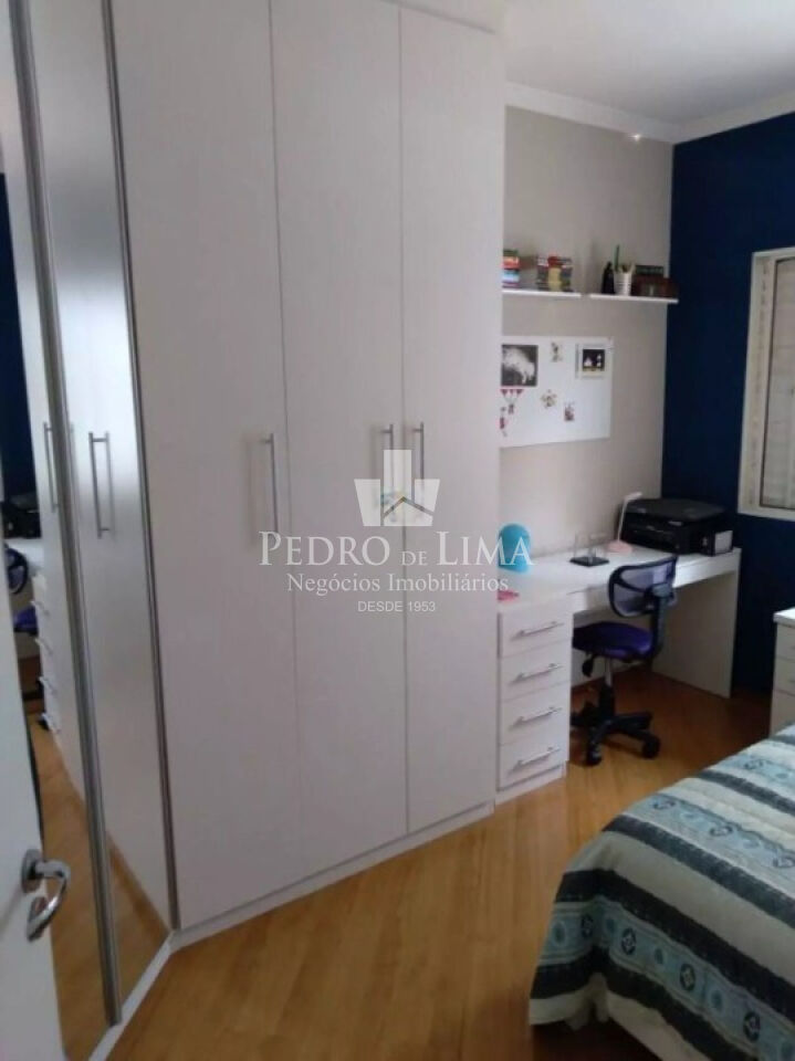 Sobrado em condomínio fechado com 3 quartos sendo 1 suíte e 2 vagas cobertas na Penha