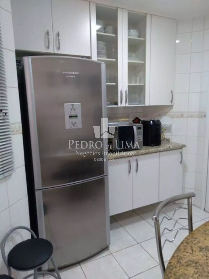 Sobrado em condomínio fechado com 3 quartos sendo 1 suíte e 2 vagas cobertas na Penha