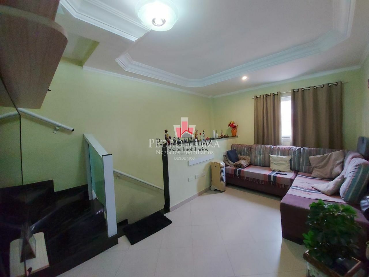 imagem do imovel Sobrado com 2 quartos, 2 suítes, 3 vagas, churrasqueira e 115 m², na região Penha. ref: PE44925
