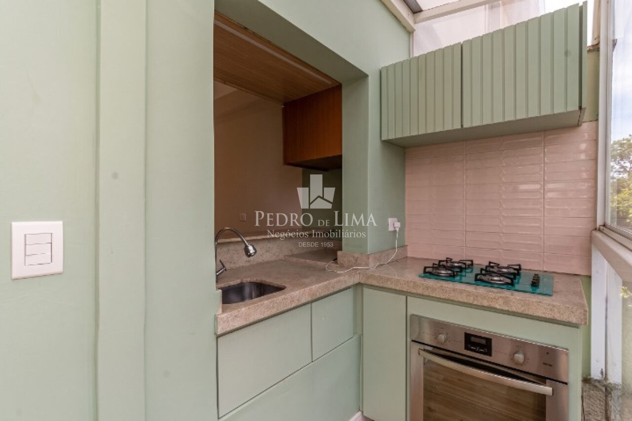 Apartamento com 2 quartos, 42 m², sem vaga de garagem, sem elevador, na Penha. 