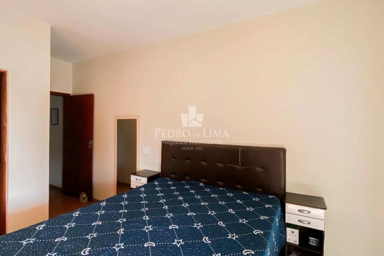 Sobrado Frontal na Vila Ré 178 m² sendo 4 dormitórios, 1 suíte, 2 vagas e edícula  nos fundos 