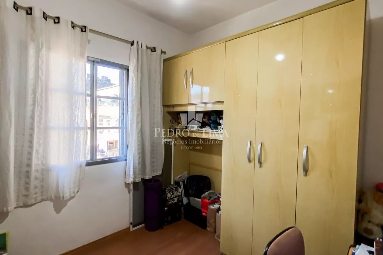 Sobrado Frontal na Vila Ré 178 m² sendo 4 dormitórios, 1 suíte, 2 vagas e edícula  nos fundos 