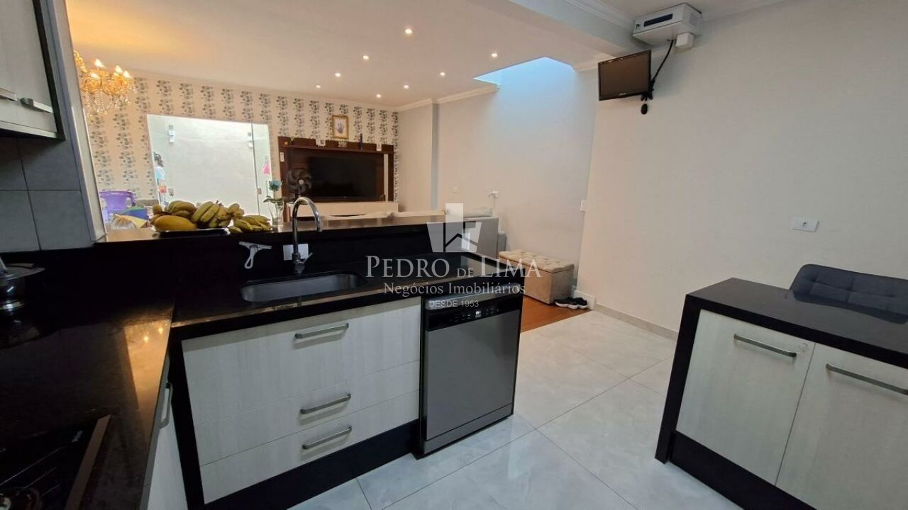 Casa Assobradada, 204 m², 2 dormitórios (1 suíte) e 2 vagas na Vila Matilde