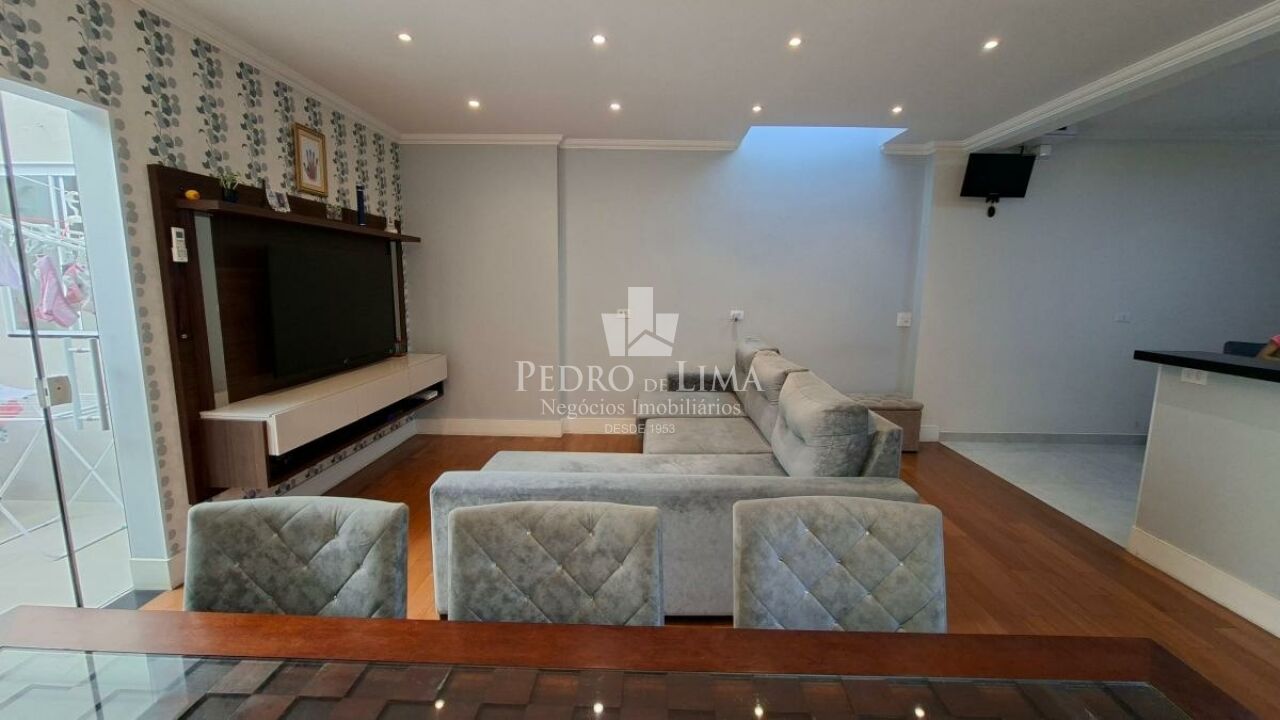 Casa Assobradada, 204 m², 2 dormitórios (1 suíte) e 2 vagas na Vila Matilde