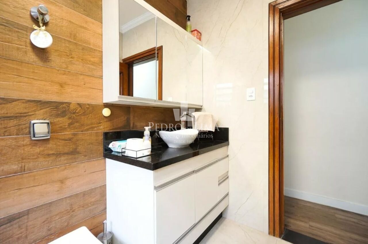 Casa Assobradada, 204 m², 2 dormitórios (1 suíte) e 2 vagas na Vila Matilde