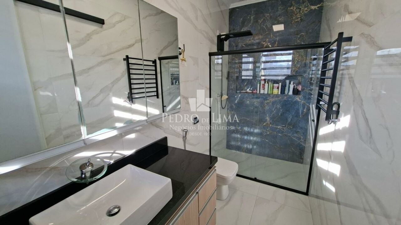 Casa Assobradada, 204 m², 2 dormitórios (1 suíte) e 2 vagas na Vila Matilde