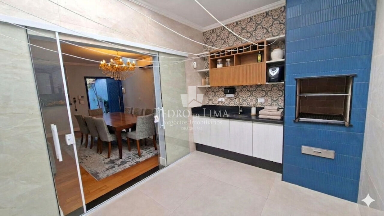 Casa Assobradada, 204 m², 2 dormitórios (1 suíte) e 2 vagas na Vila Matilde