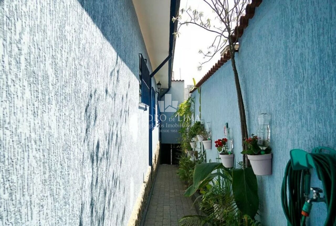 Casa Assobradada, 204 m², 2 dormitórios (1 suíte) e 2 vagas na Vila Matilde