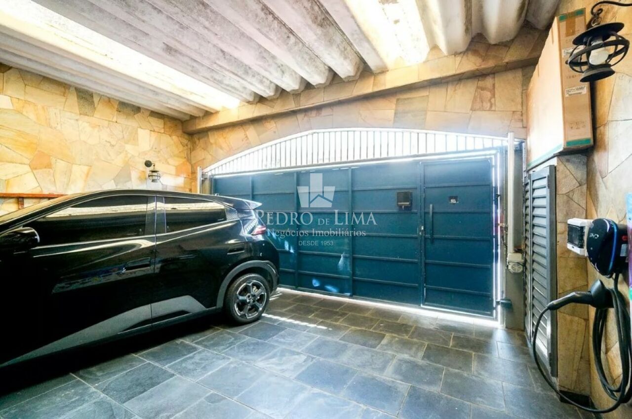 Casa Assobradada, 204 m², 2 dormitórios (1 suíte) e 2 vagas na Vila Matilde