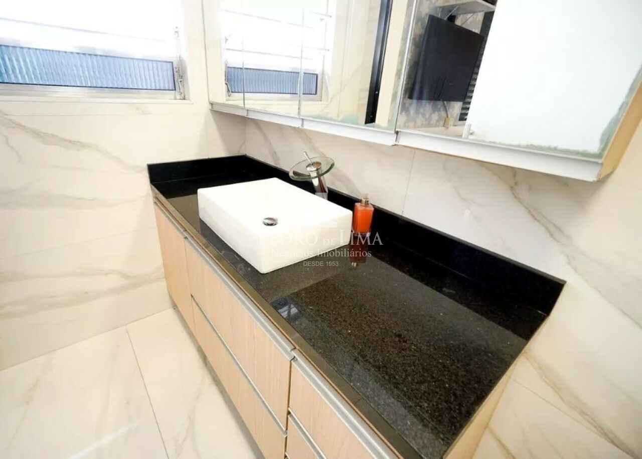 Casa Assobradada, 204 m², 2 dormitórios (1 suíte) e 2 vagas na Vila Matilde