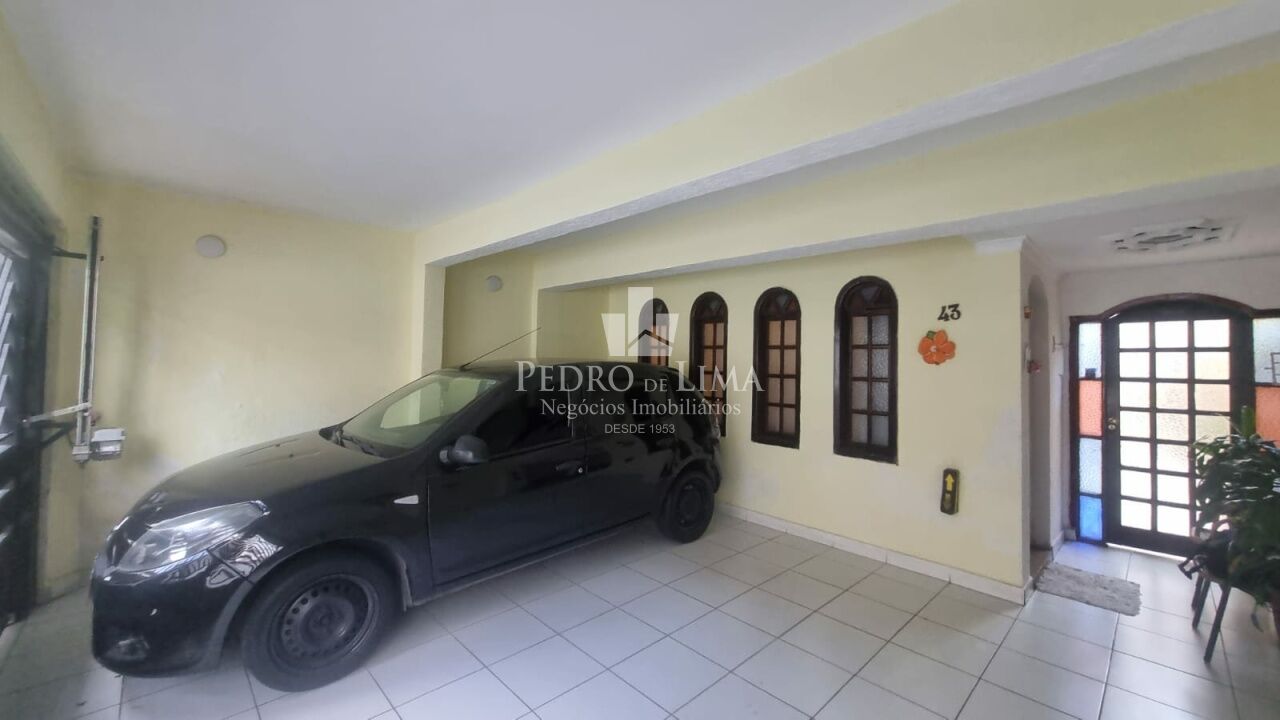 Sobrado Frontal de 4 Dormitórios com Edícula e 2 Vagas na Penha