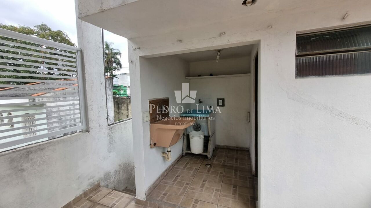 Sobrado com 3 suítes, 2 vagas cobertas 250 m², região da Penha