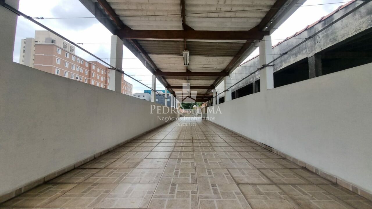 Sobrado com 3 suítes, 2 vagas cobertas 250 m², região da Penha