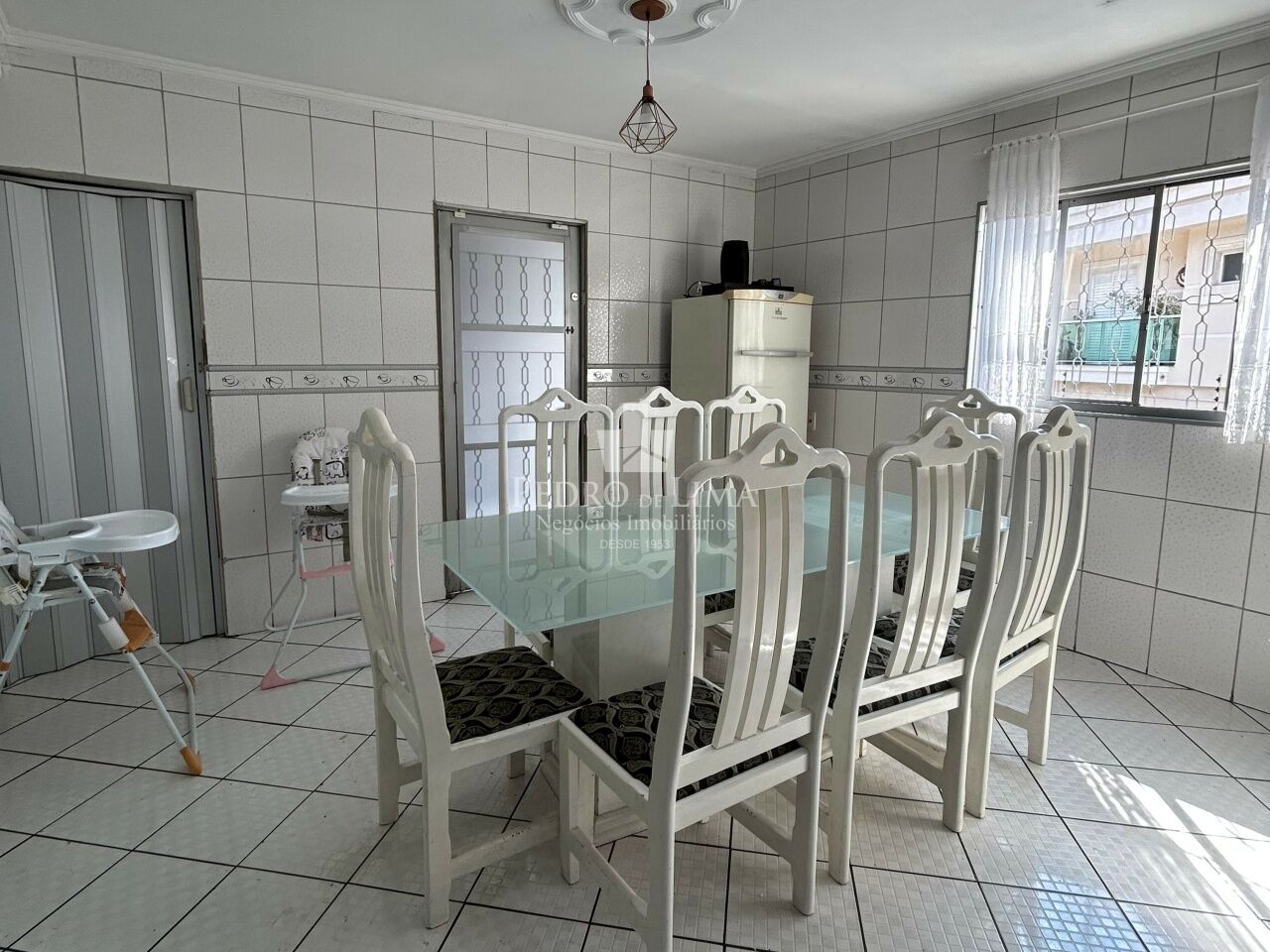 Sobrado de alto padrão com 5 dormitórios, sendo 4 suítes, 6 vagas e 280 m² na Vila Matilde.
