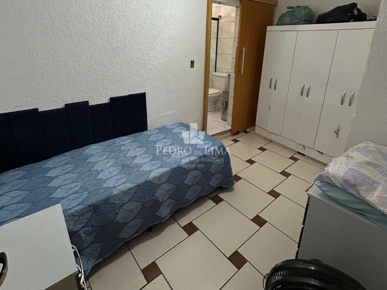 Sobrado de alto padrão com 5 dormitórios, sendo 4 suítes, 6 vagas e 280 m² na Vila Matilde.