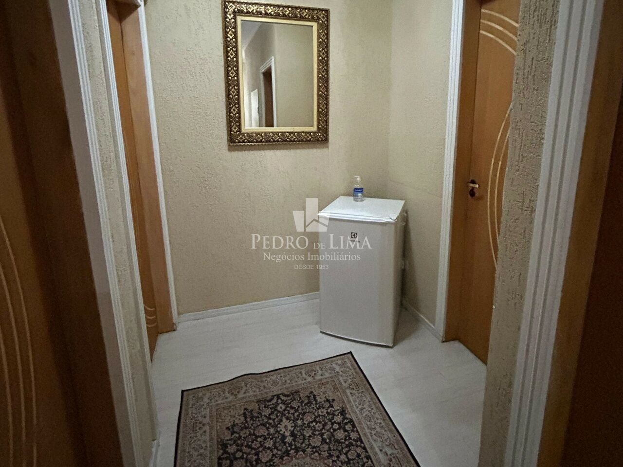 Sobrado de alto padrão com 5 dormitórios, sendo 4 suítes, 6 vagas e 280 m² na Vila Matilde.