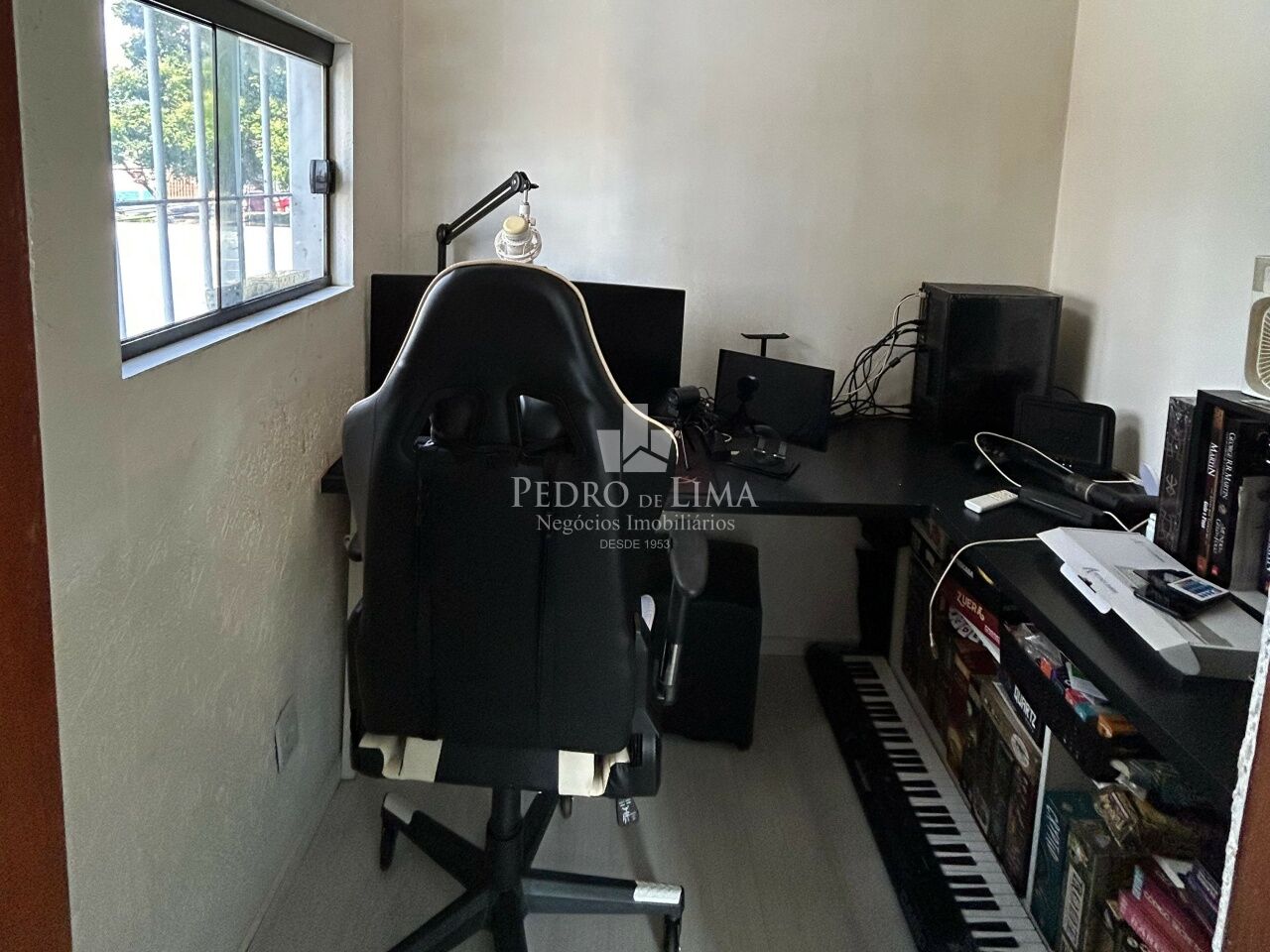 Sobrado de alto padrão com 5 dormitórios, sendo 4 suítes, 6 vagas e 280 m² na Vila Matilde.
