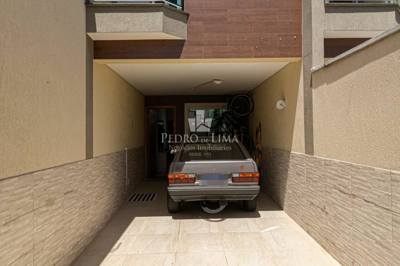 Sobrado frontal na Vila Laís com 3 quartos, 1 suíte e 2 vagas na Penha