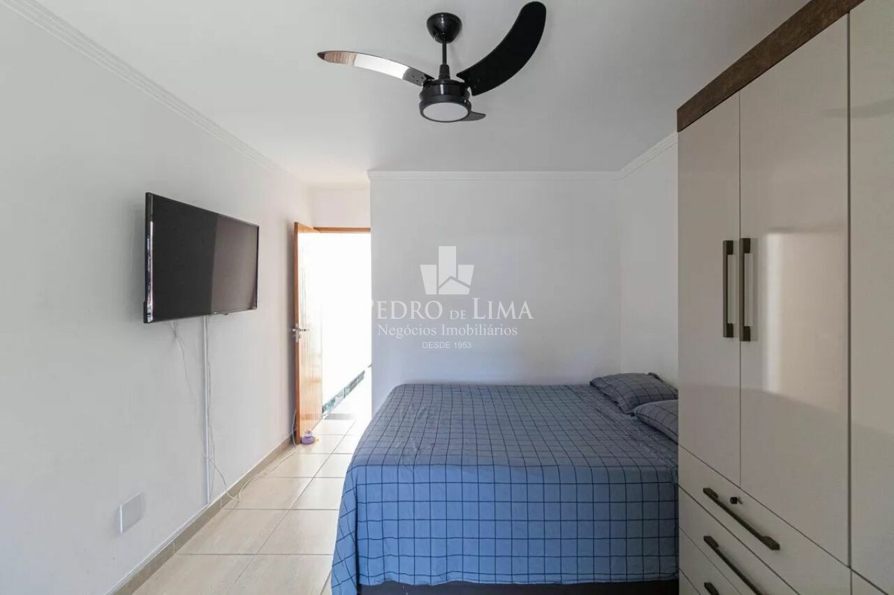 Sobrado frontal na Vila Laís com 3 quartos, 1 suíte e 2 vagas na Penha