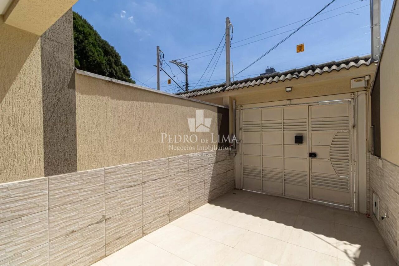 Sobrado frontal na Vila Laís com 3 quartos, 1 suíte e 2 vagas na Penha