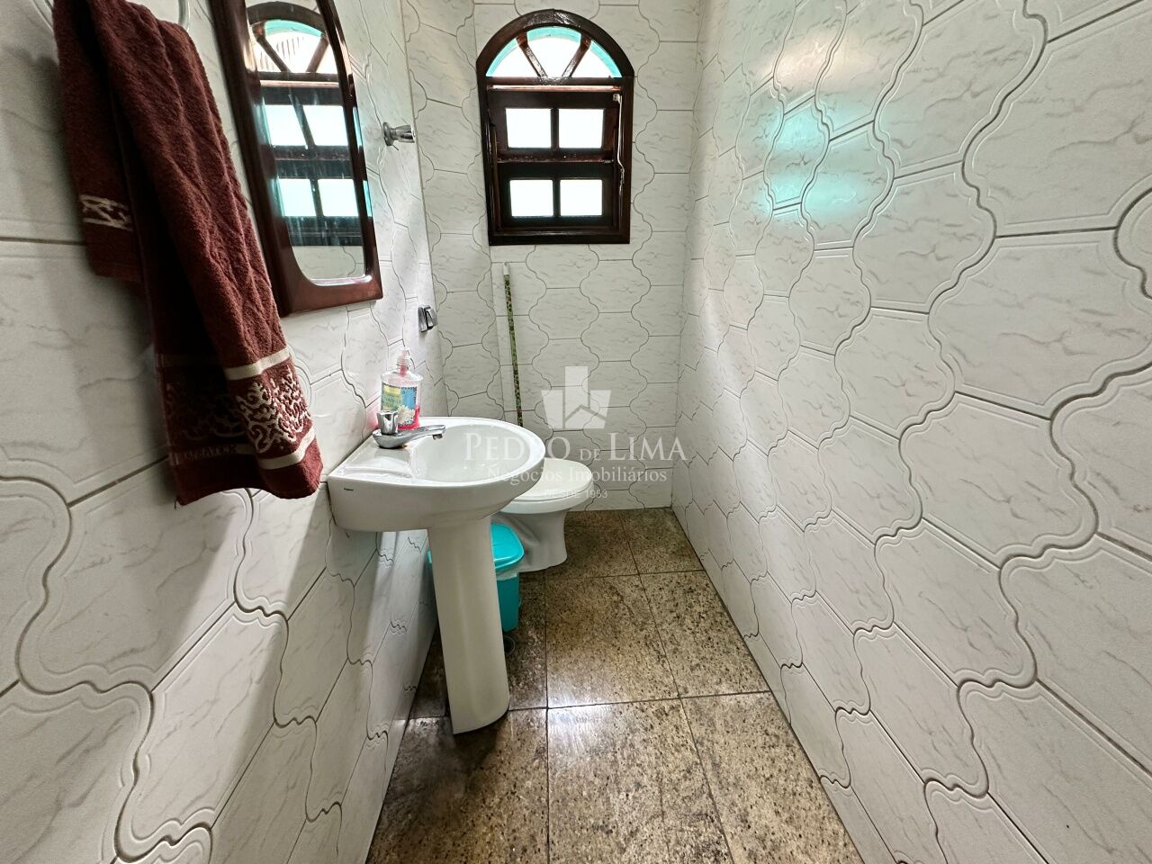 Sobrado frontal 3 dormitórios, 3 vagas, varanda, área gourmet e 186 m² - Vila Jacui